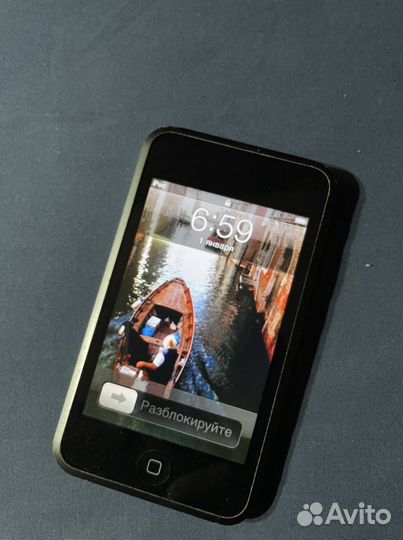 Apple iPod touch с проводом для зарядки