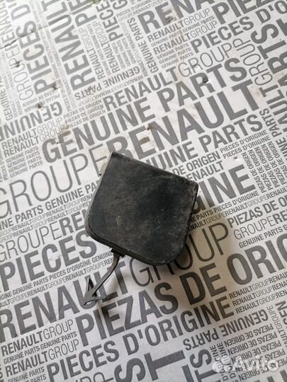 Заглушка в бампер Рено Логан