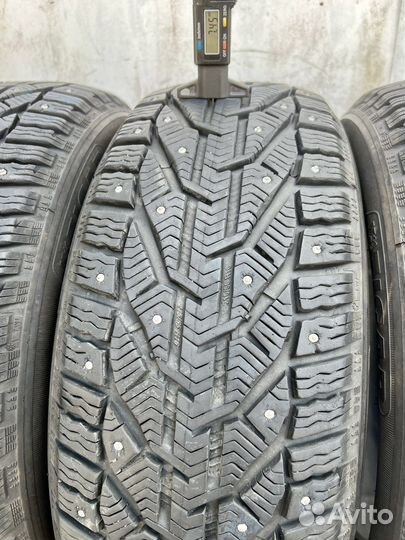 Tigar Ice 215/55 R16