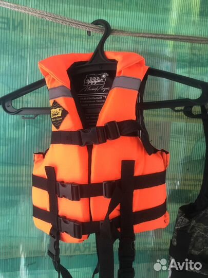 Спасательные жилеты