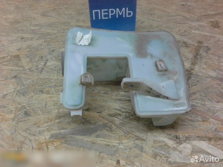 Бачок омывателя лобового стекла VW Passat B7 2011