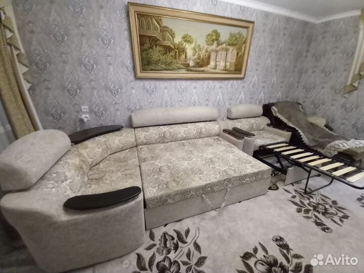 Угловой диван и кресло бу