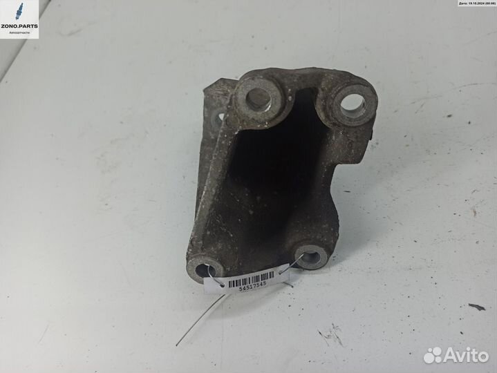 Кронштейн кпп опорный 8D0399113L на Audi A4 B5 (1994-2001)