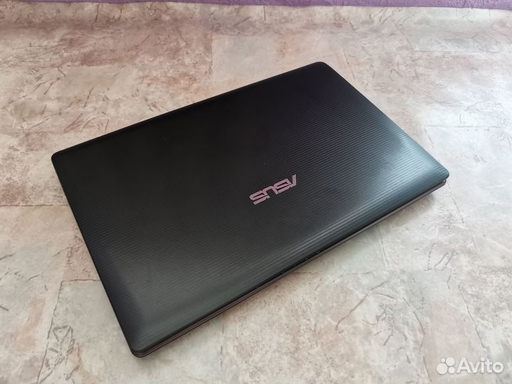 Ноутбук Asus на Core i5-2450M, SSD, корпус металл
