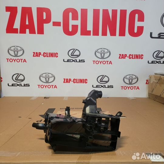 Корпус предохранителей и реле Camry V50 средний