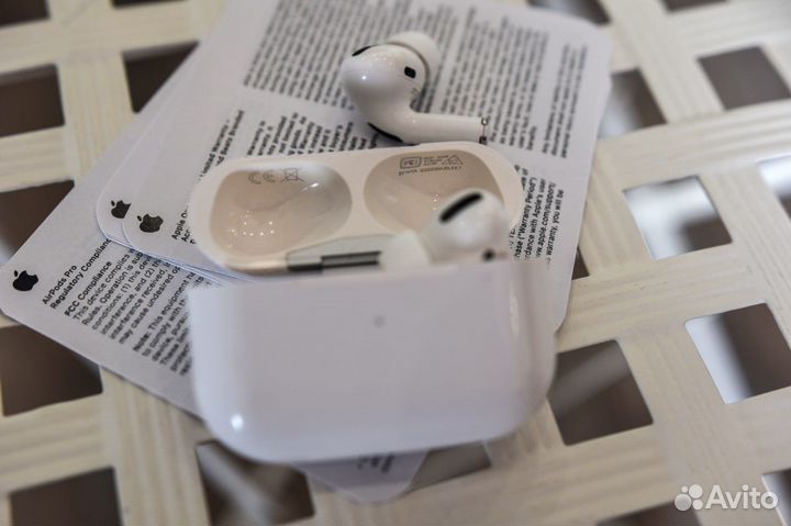 Беспроводные наушники AirPods Pro