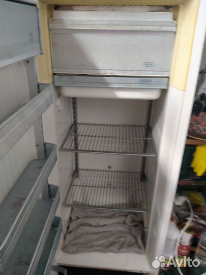 Холодильник бу ЗИЛ