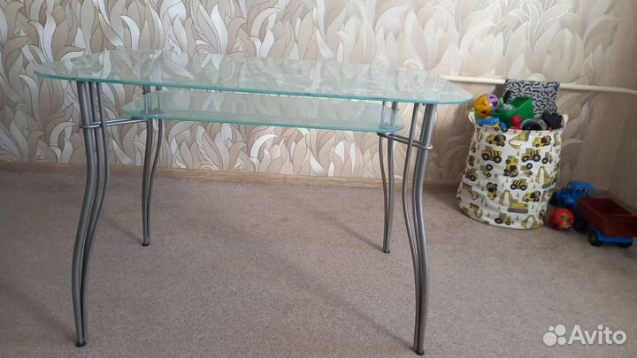 Кухонный стол