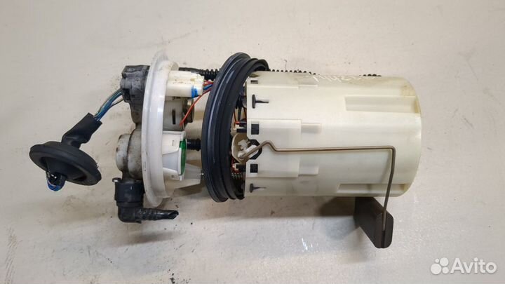 Насос топливный электрический Toyota Avensis 2, 2004