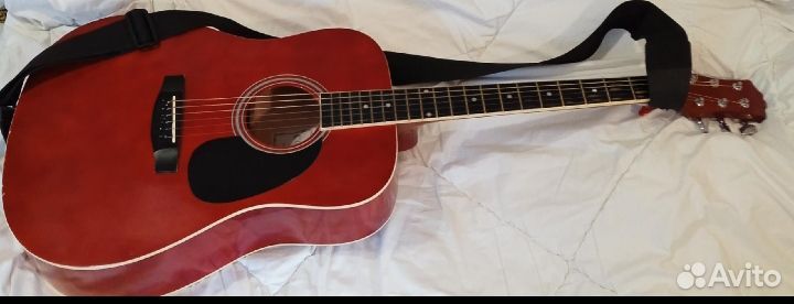 Акустическая гитара