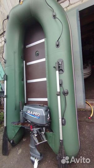 Лодка с мотором