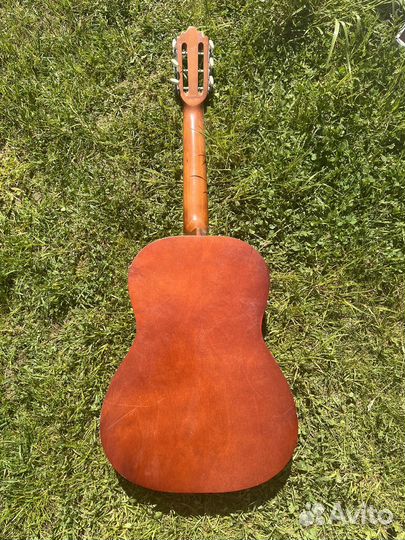 Акустическая гитара