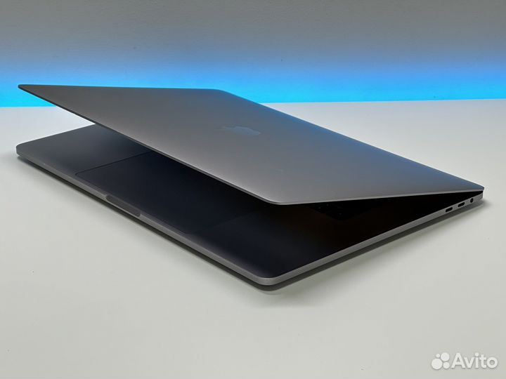 MacBook Pro 15 i7/16/512/Radeon Pro