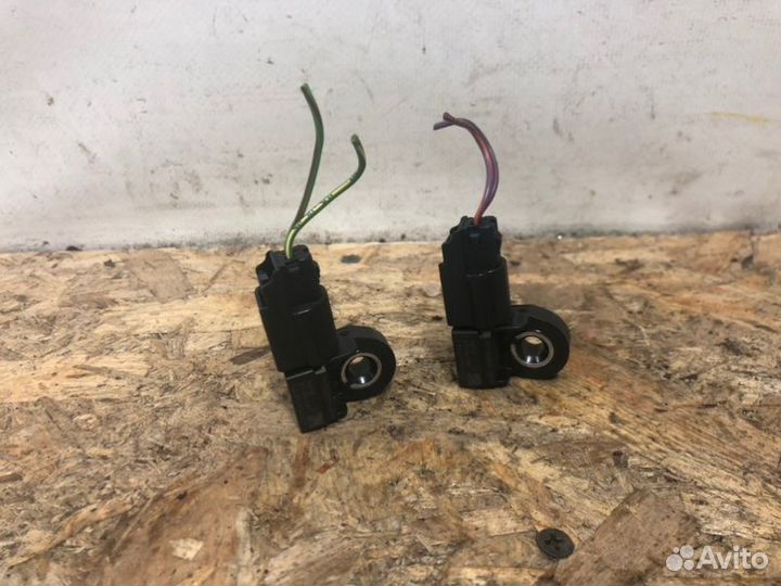 Датчик удара Jaguar Xf 1