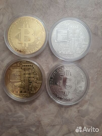 Биткоины в футлярах