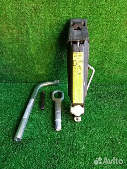 Домкрат Audi A3 8P BVY (2.0) 2005