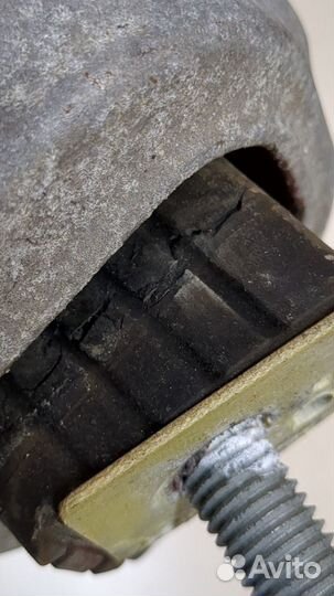 Подушка крепления двигателя Chevrolet Camaro 2018, 2020