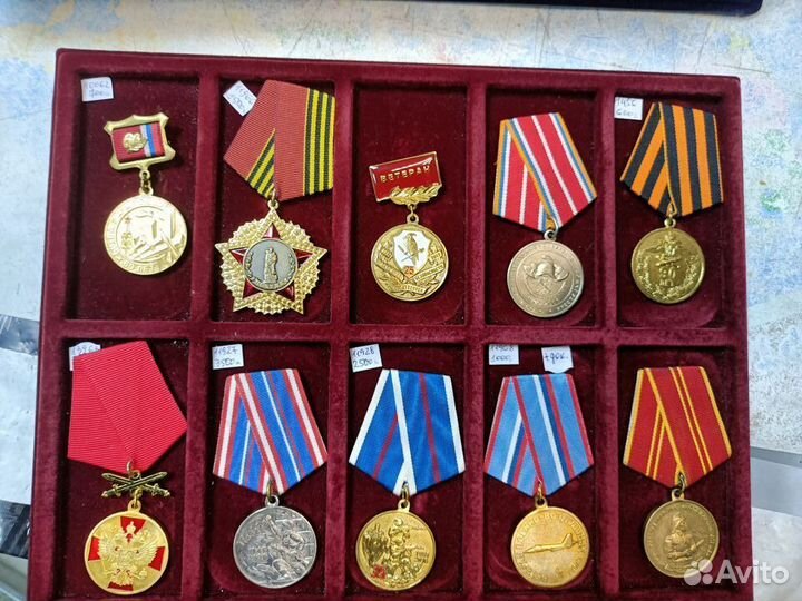 Тяжёлый Знак 10шт. Все разные. Медаль