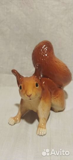 Фарфоровая статуэтка Белка