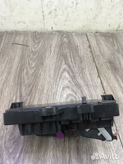 Блок предохранителей Opel Astra J хетчбэк 5-ти дв