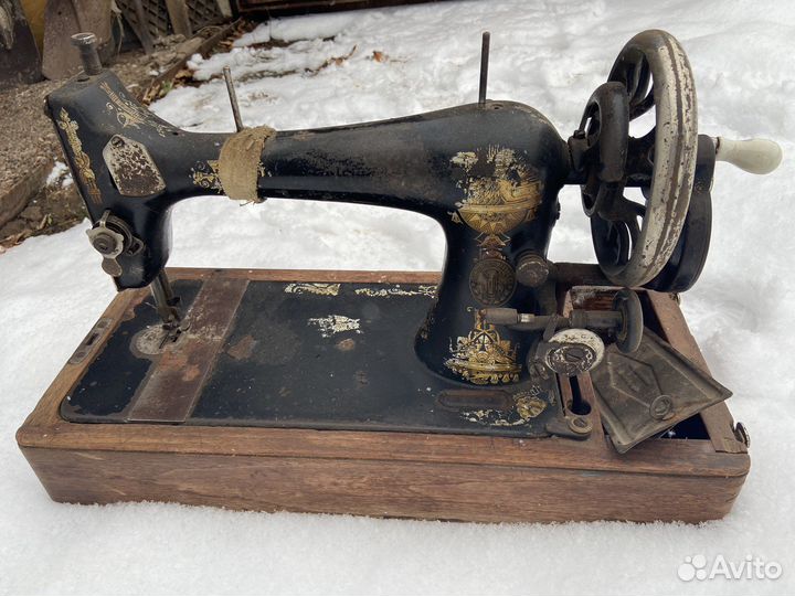 Швейная машина Singer