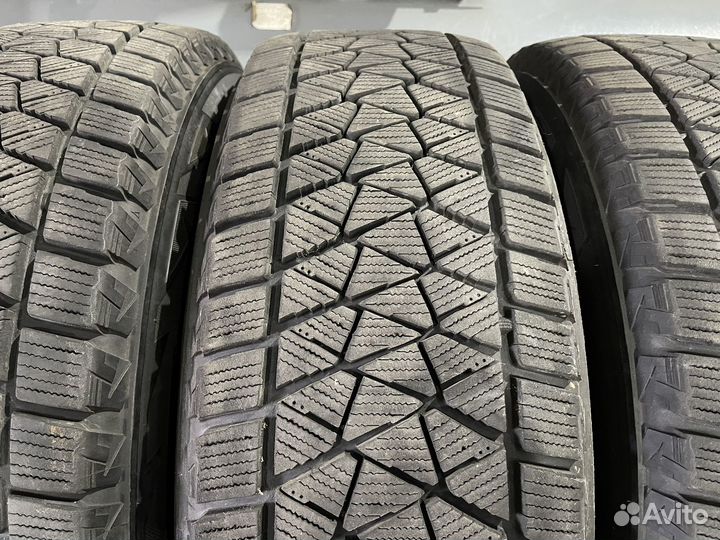 Bridgestone Blizzak DM-V2 225/65 R17 102Q