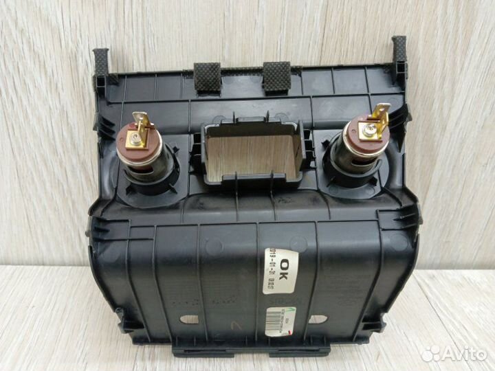 Накладка центральной консоли Hyundai Solaris 2