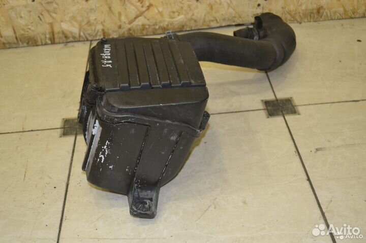 Корпус воздушного фильтра Skoda Octavia А5