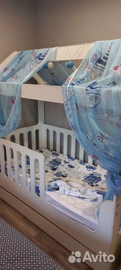 Детская кровать домик