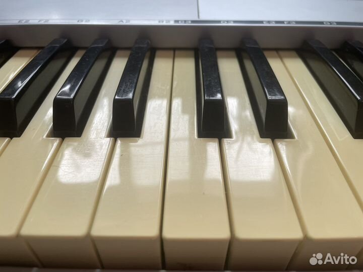 Миди-клавиатура M audio keystation 61
