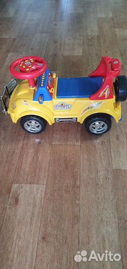 Детская машина каталка с подсветкой