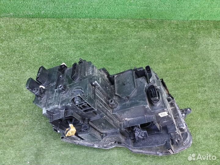 Фара левая Volkswagen Tiguan