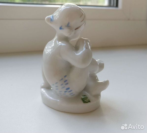 Статуэтка девочка с апельсином лфз