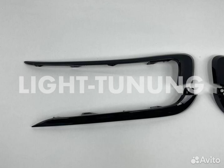 Молдинги переднего бампера Гранта Фл чёрный лак