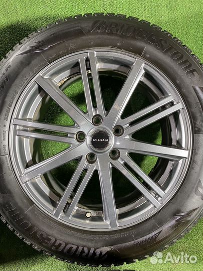 Колеса 225/60R18 б/п bridgestone