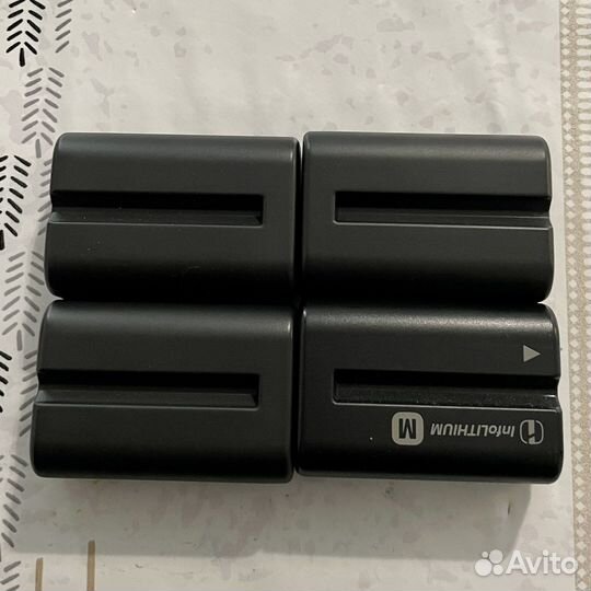 Зеркальный фот Sony Alpha 700