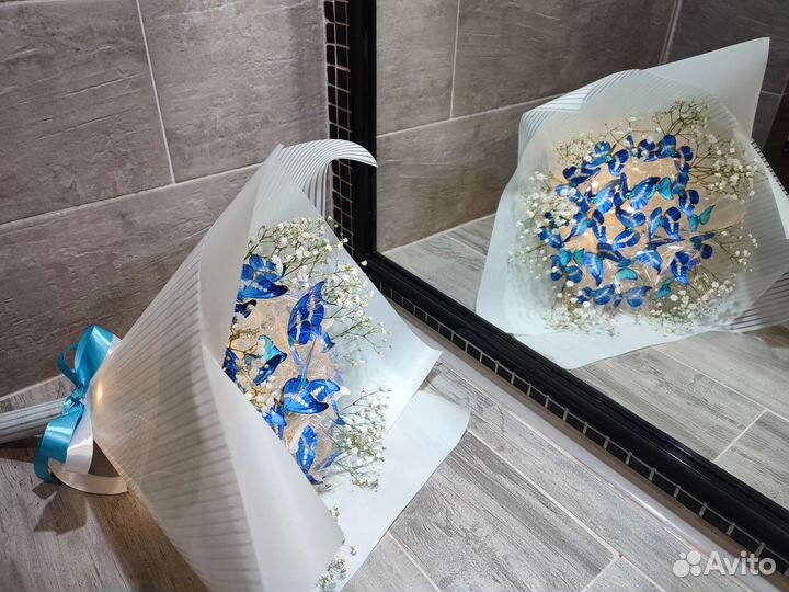 Букет из бабочек с гипсофилами