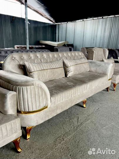 Диван и кресла манго