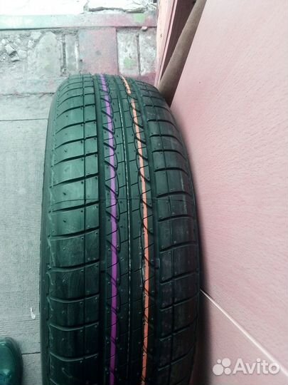 Bridgestone TRR 185/65 R17 90M