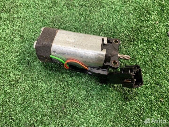 Моторчик сиденья Mercedes-Benz E-Class W211