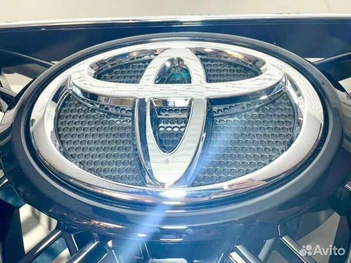 Решетка радиатора Toyota Lc 200 2012-2015