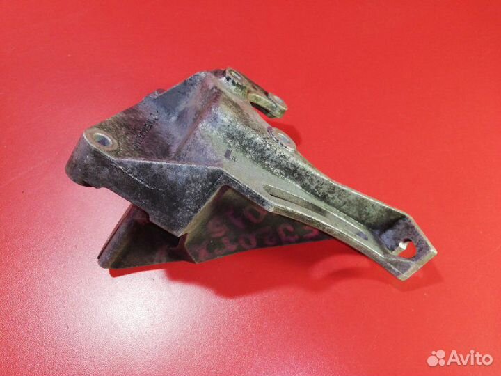 Кронштейн насоса гур Subaru Legacy BL5 EJ20X