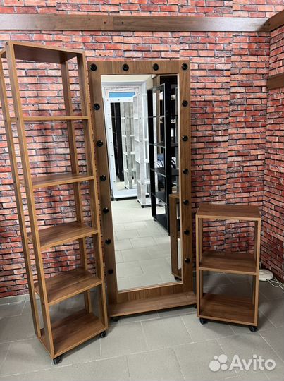 Гримерное зеркало со столом от производителя