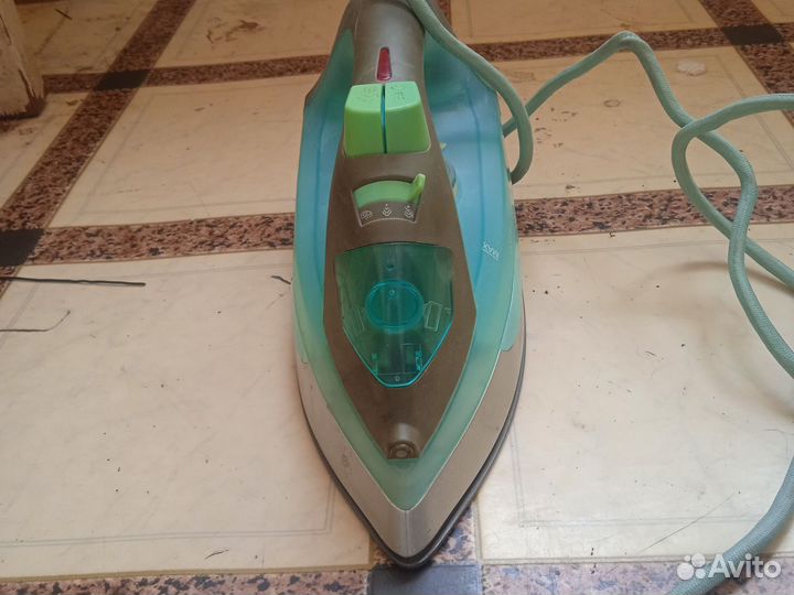 Паровой утюг polaris