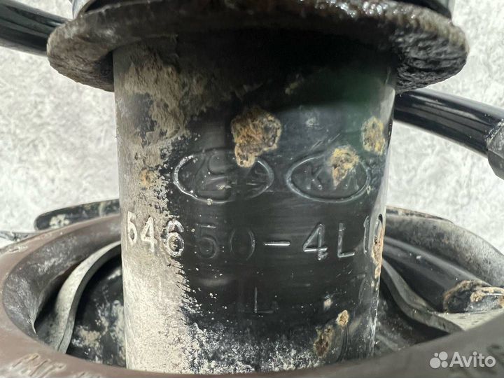 Амортизатор передний левый Hyundai Solaris 2012