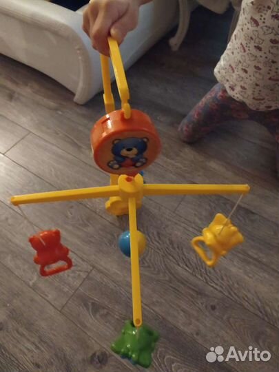 Мобиль музыкальный крутящийся