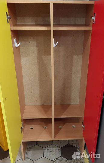 Продам шкафчики для одежды детские