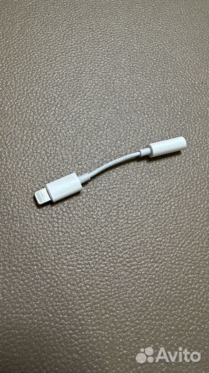 Переходник Apple lightning to 3.5 Jack