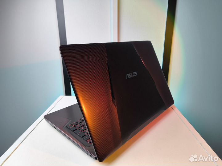 Игровой ноутбук asus : (Intel i5 / GTX1050Ti / SSD