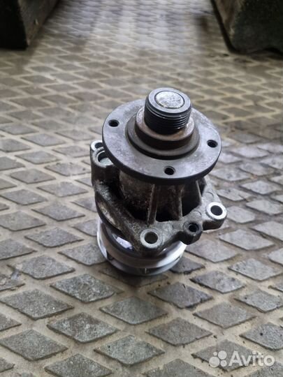 Помпа m54b30 e53